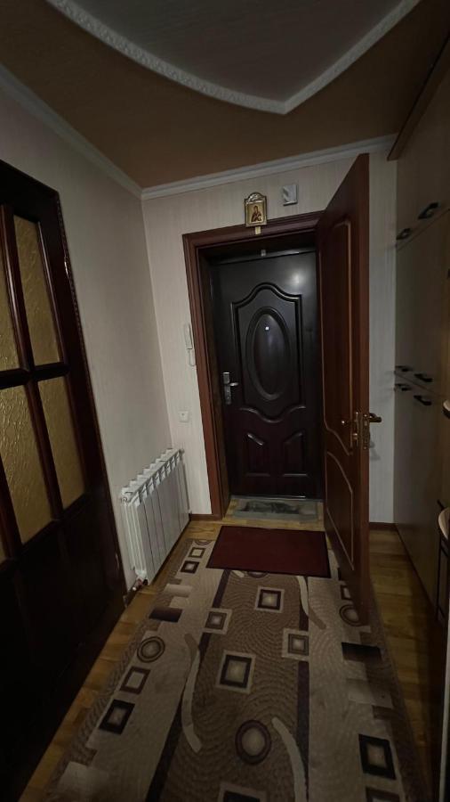 Просторі Та Комфортні Апартаменти «Д.І.М.» Камианец-Подилский Екстериор снимка