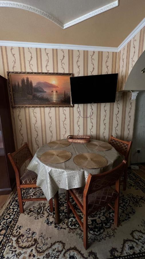 Просторі Та Комфортні Апартаменти «Д.І.М.» Камианец-Подилский Екстериор снимка